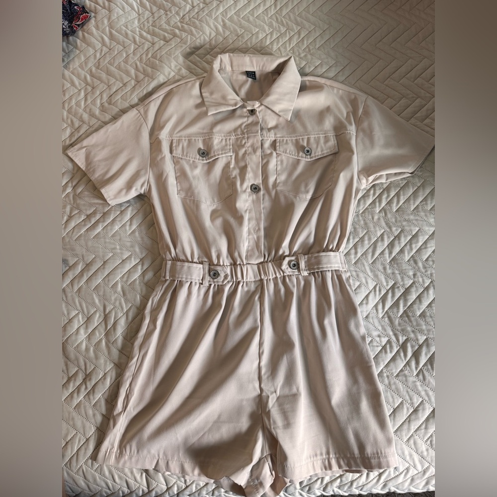 SHEIN Cream Short Sleeve Jumpsuit